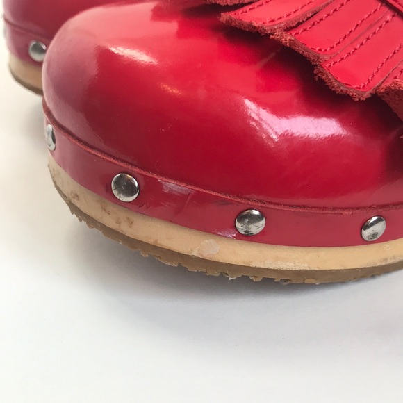 UGG clog patent leather red sz 4 - Picture 8 of 8